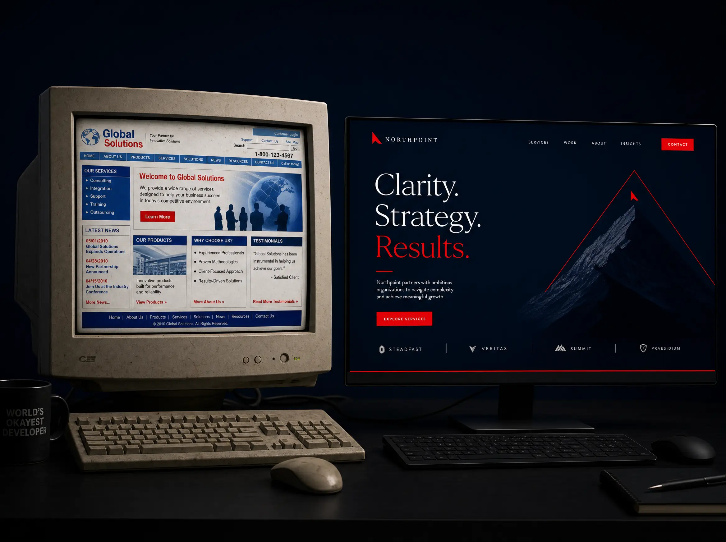 Vorher-Nachher-Vergleich eines Website-Relaunchs: alter Monitor neben modernem Display